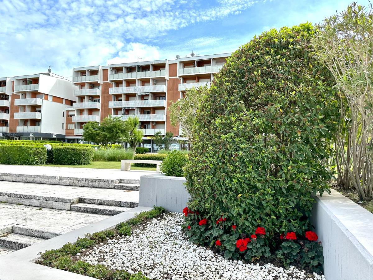 Marina Bay View Apartment Bevazzana Exterior photo